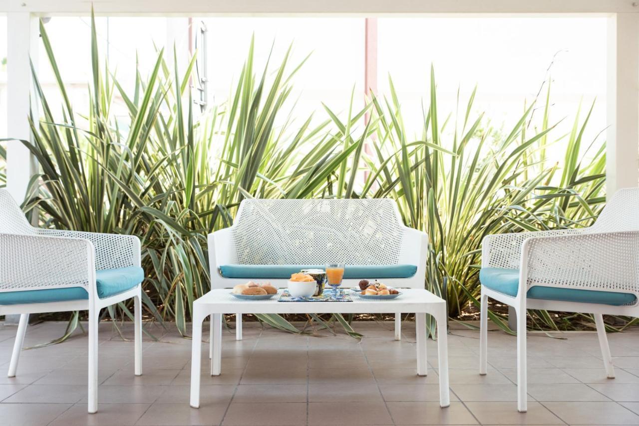 Adria Beach Hotel Alba Adriatica Esterno foto