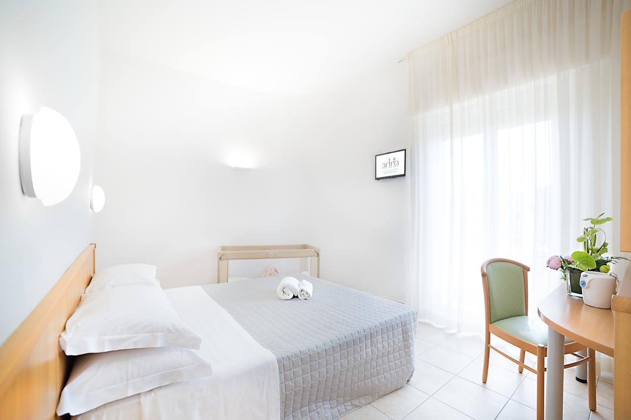 Adria Beach Hotel Alba Adriatica Esterno foto